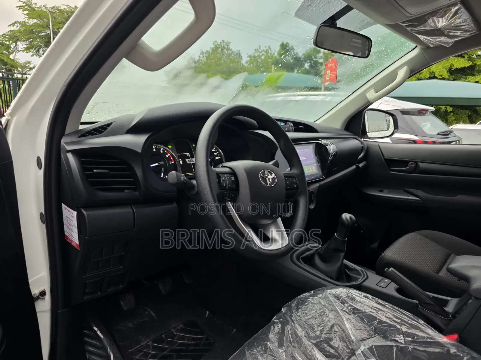 New Toyota Hilux 2025 White