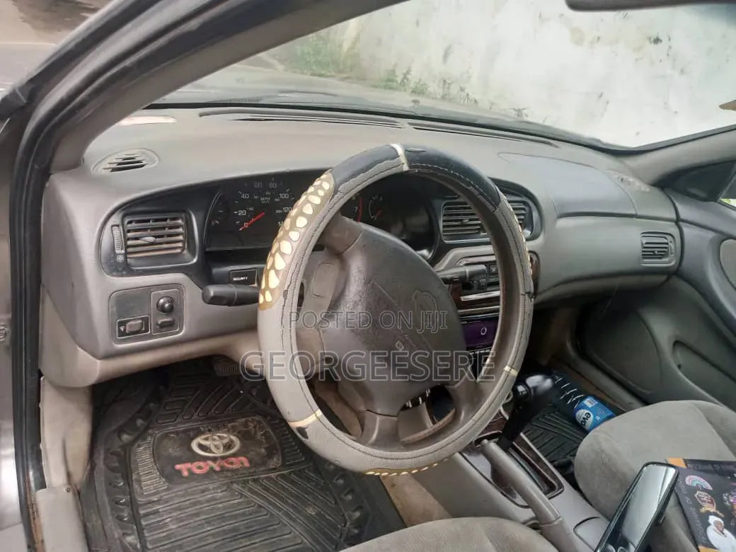 Nissan Altima 2000 Gray