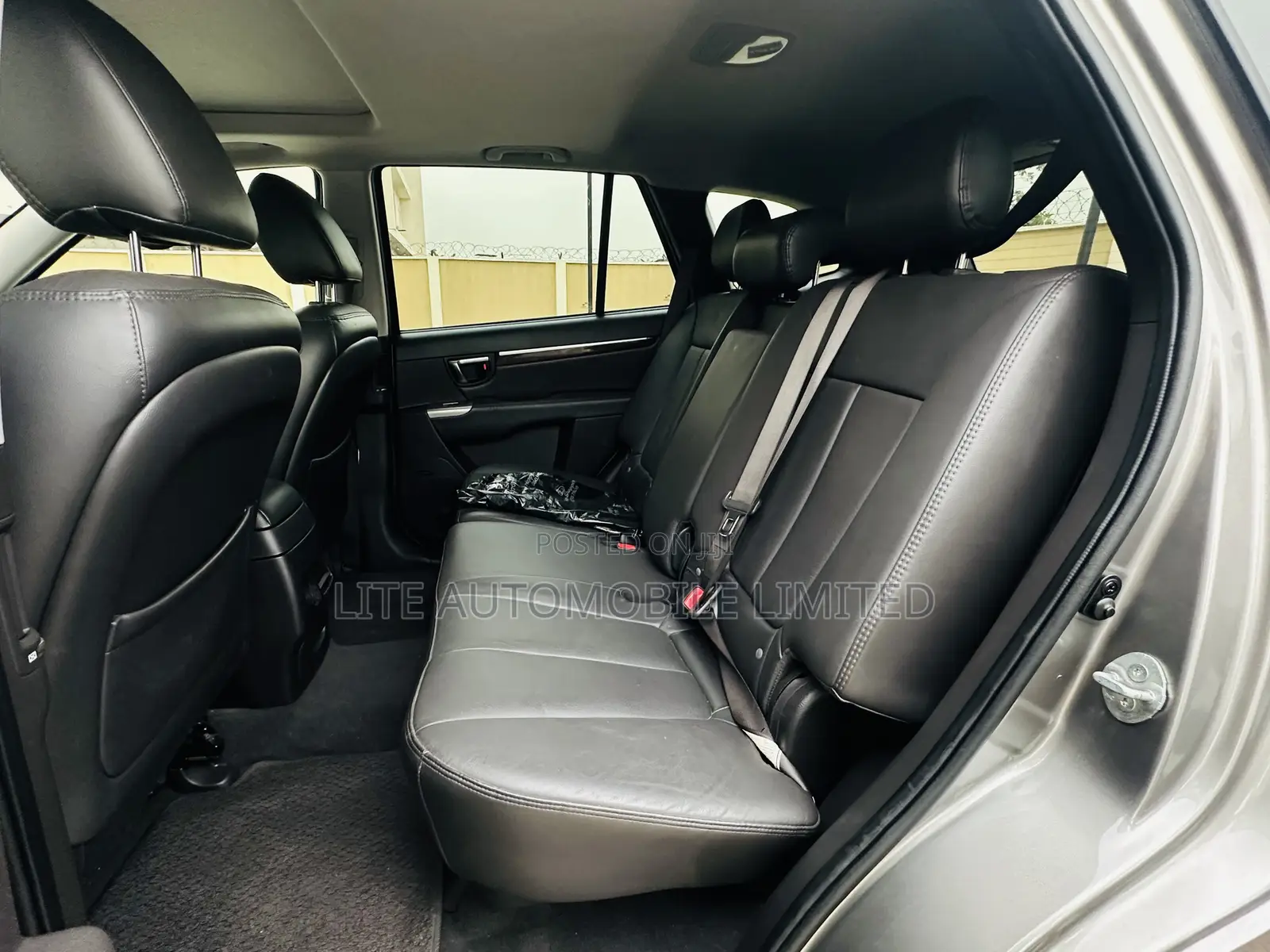 Hyundai Santa Fe Limited 2011 Gray