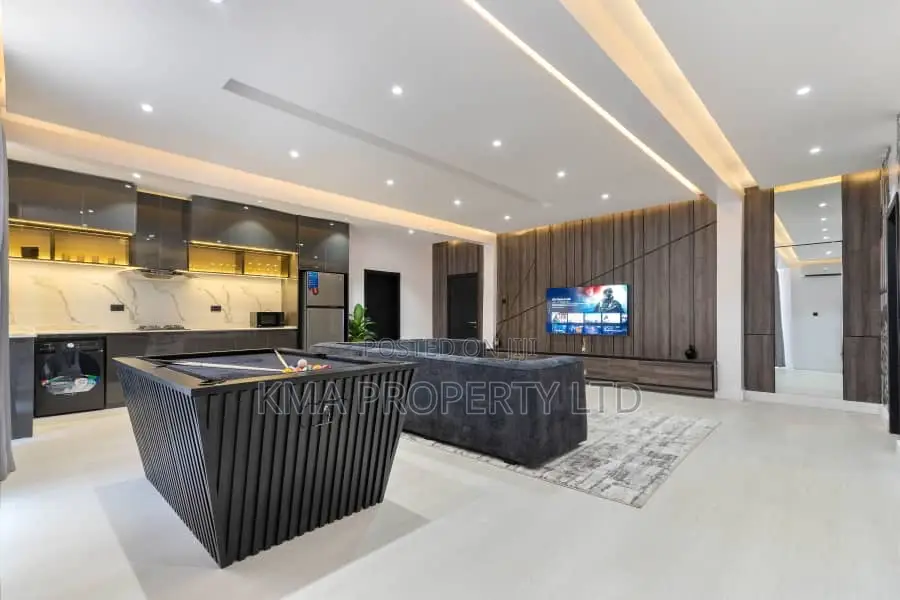 Luxurious and Spacious 2 Bedroom Apartment With Snooker