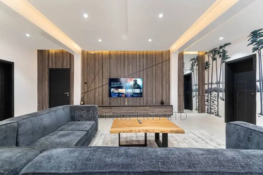 Luxurious and Spacious 2 Bedroom Apartment With Snooker
