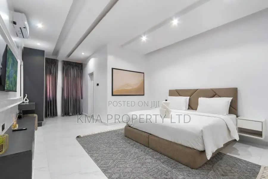Luxurious and Spacious 2 Bedroom Apartment With Snooker