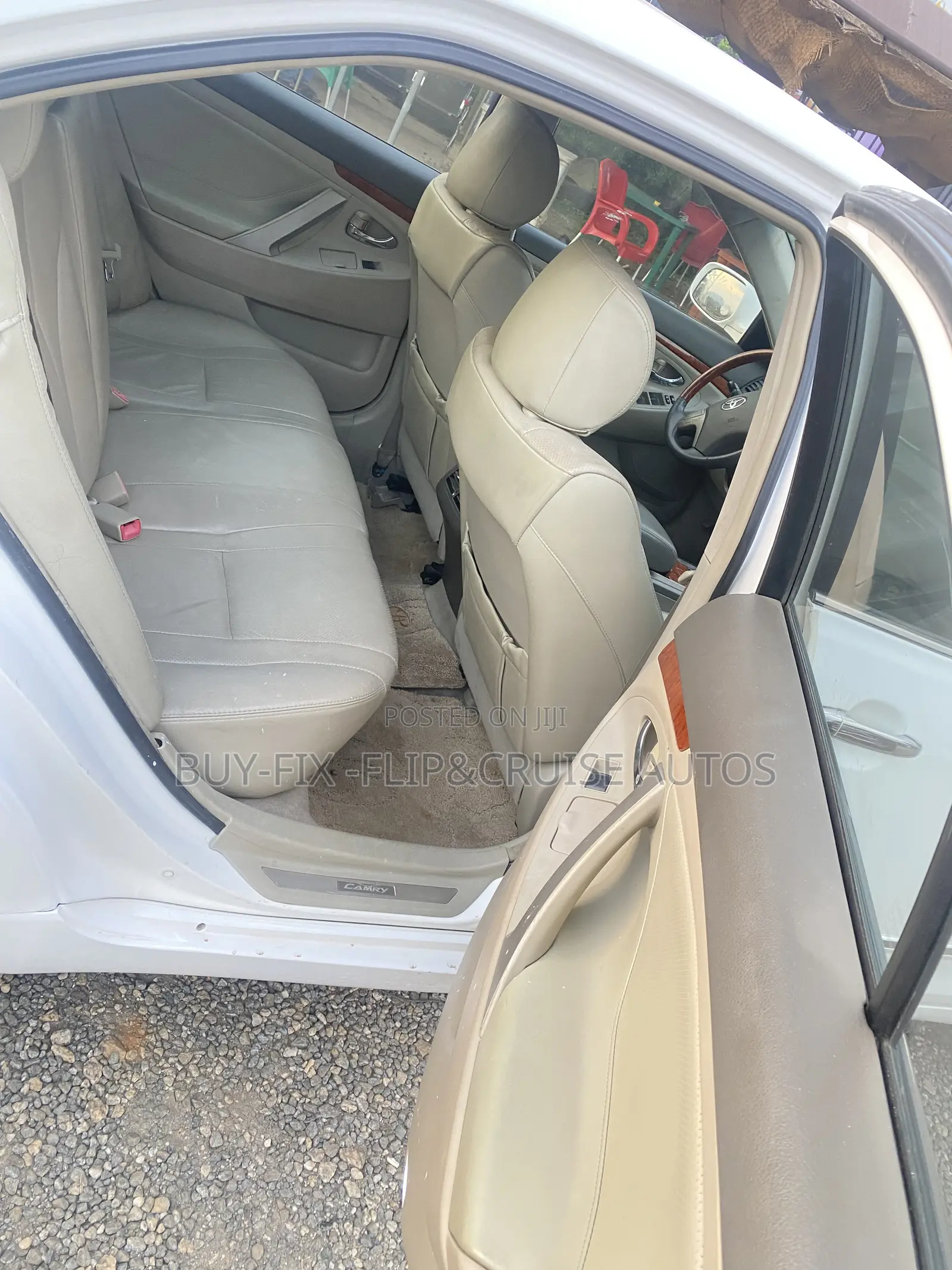 Toyota Camry XLE 4dr Sedan (2.5L 4cyl 6AM) 2010 White