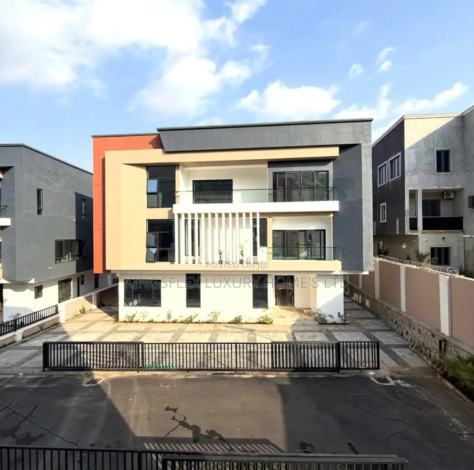 6bdrm Duplex in Estate, Katampe Extension for sale