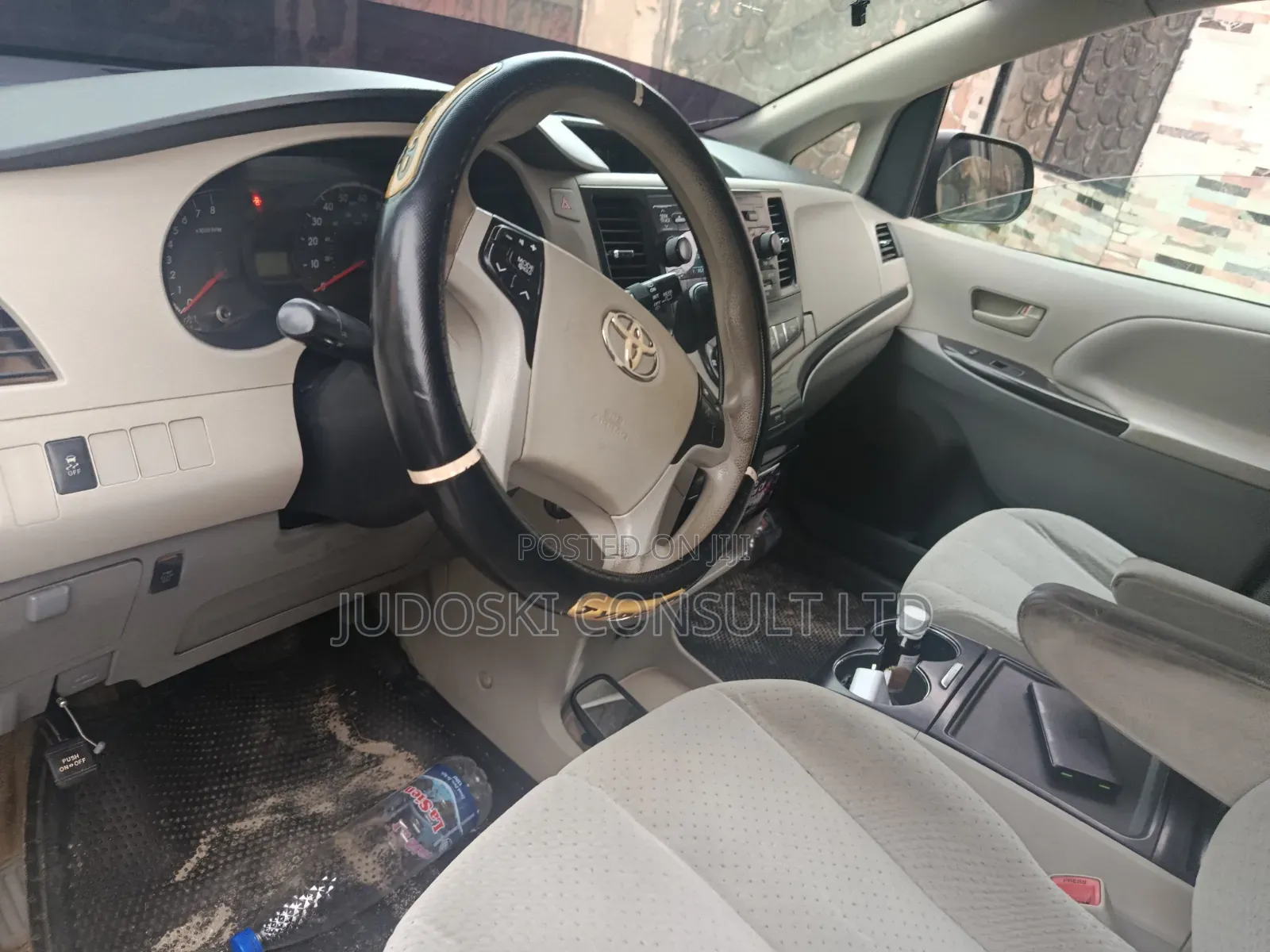 Toyota Sienna 2013 Black