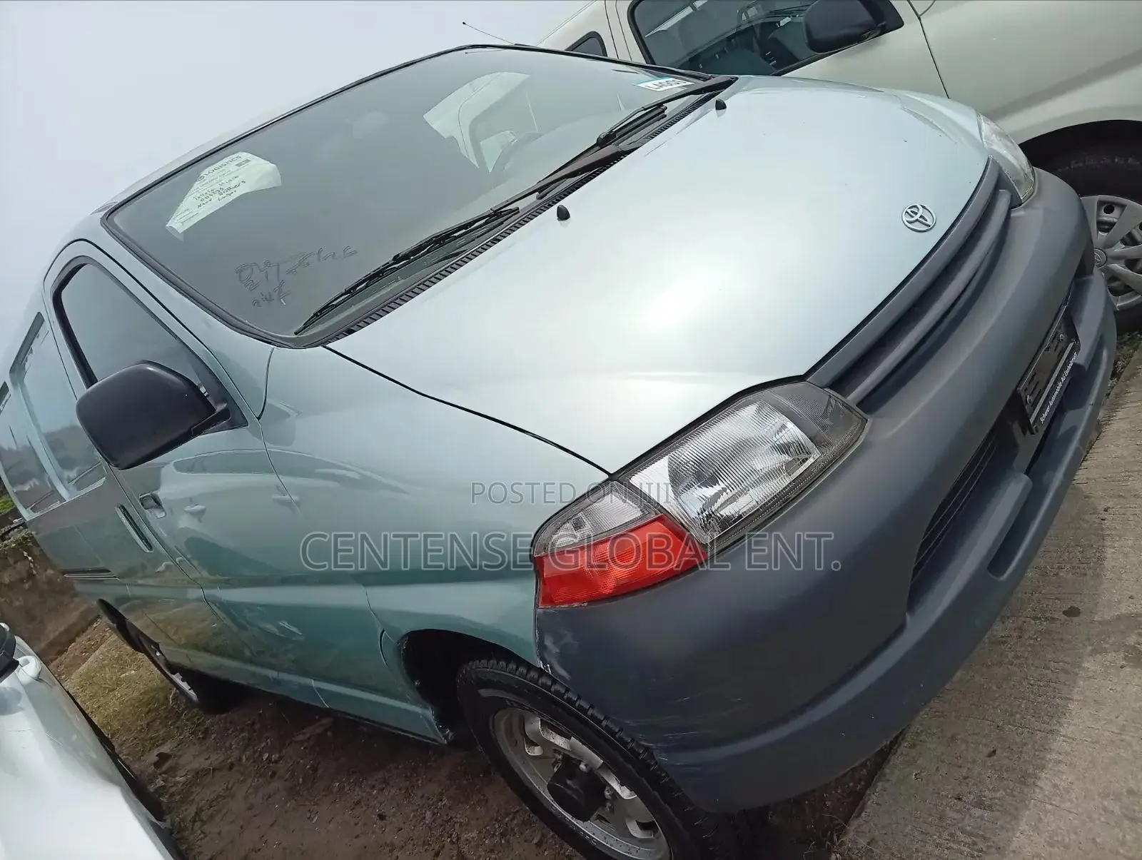 Toyota HiAce 2005 Green