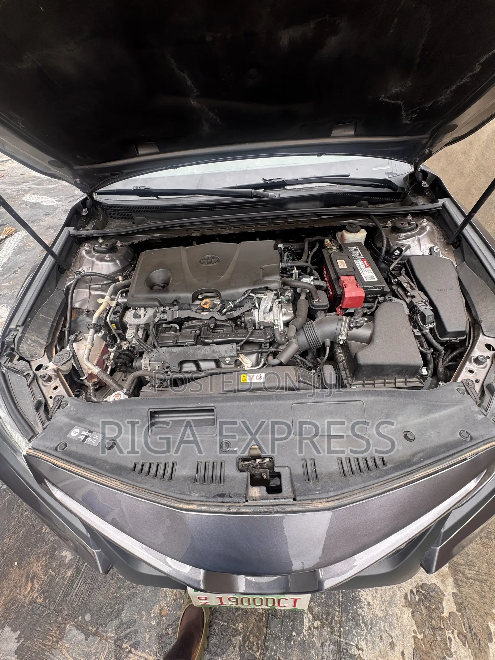 Toyota Camry LE FWD (2.5L 4cyl 8AM) 2018 Gray