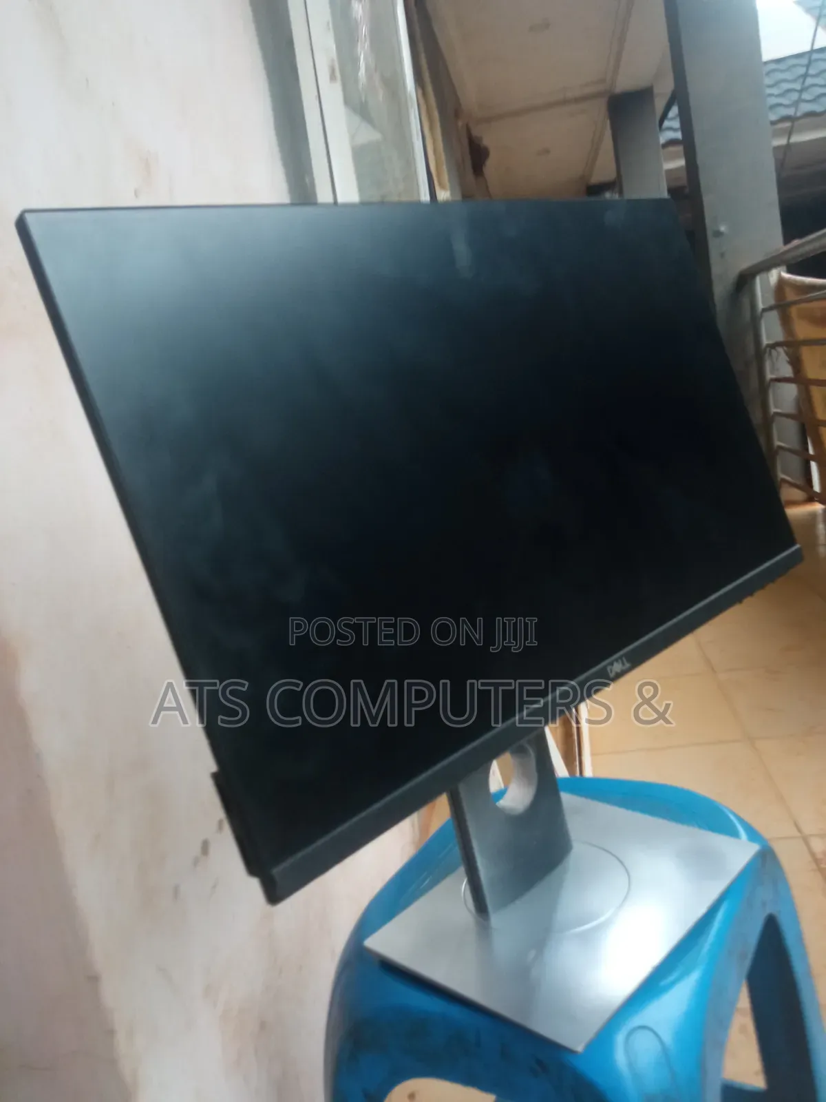 Clean 24 Inches Frameless Monitor