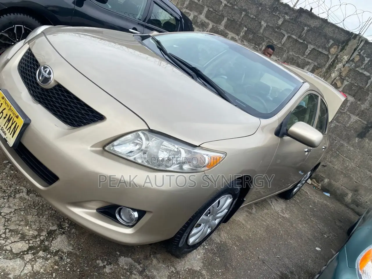 Toyota Corolla LE 4dr Sedan (1.8L 4cyl 4A) 2010 Gold