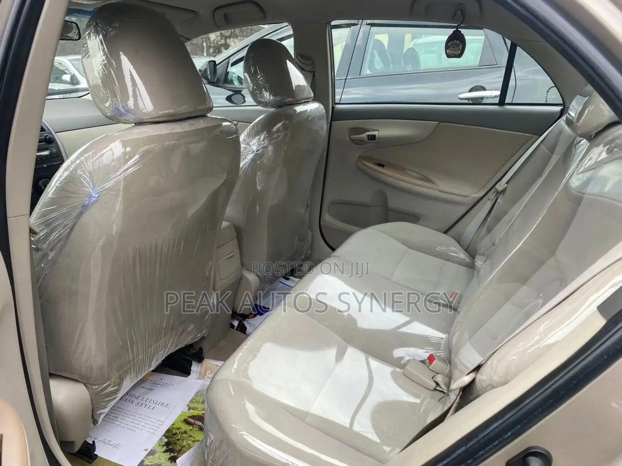 Toyota Corolla LE 4dr Sedan (1.8L 4cyl 4A) 2010 Gold