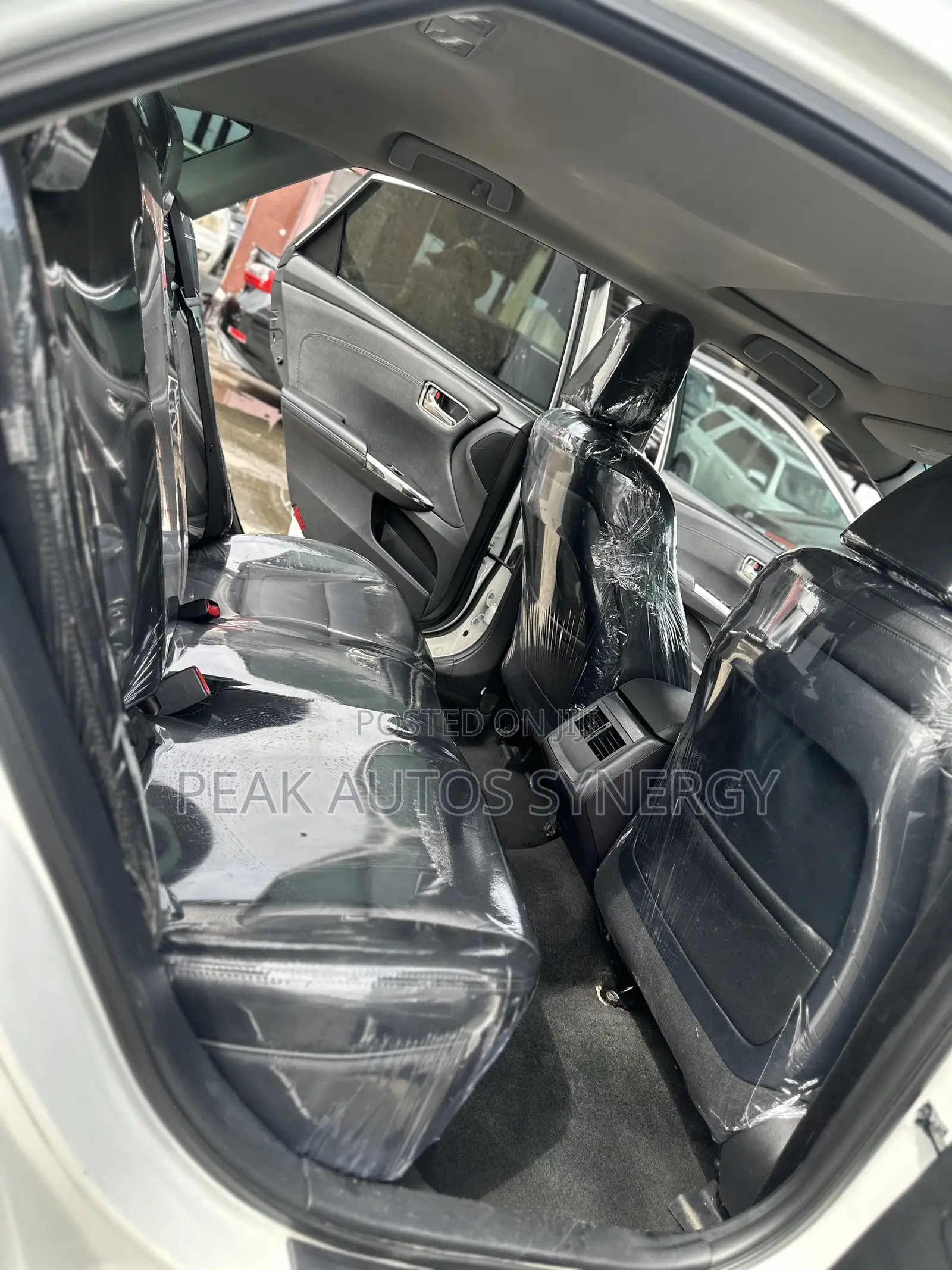 Toyota Avalon Touring (3.5L 6cyl 6A) 2018 White
