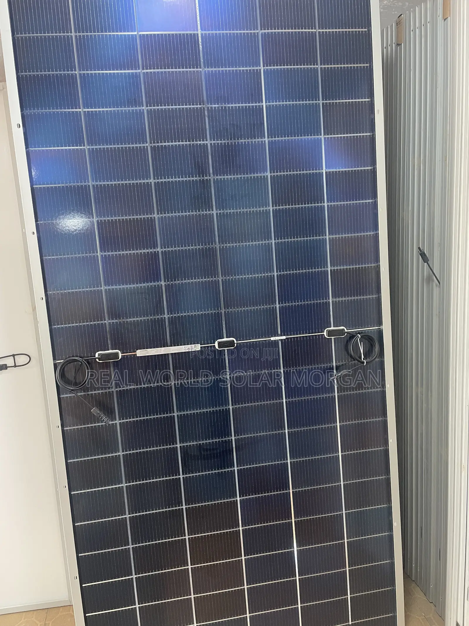 600w Jinko Solar Panel 144cells | 16bb