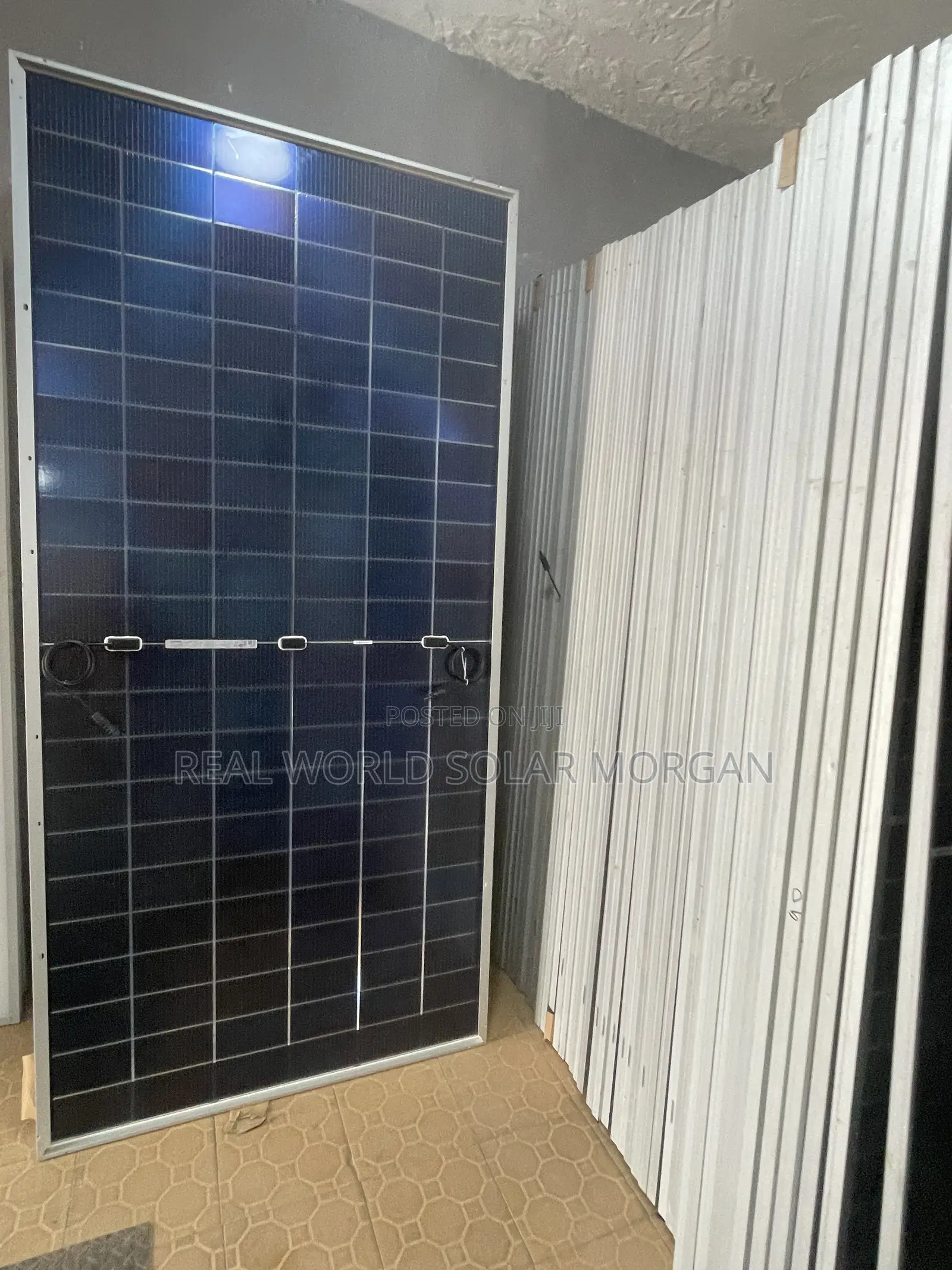 600w Jinko Solar Panel 144cells | 16bb