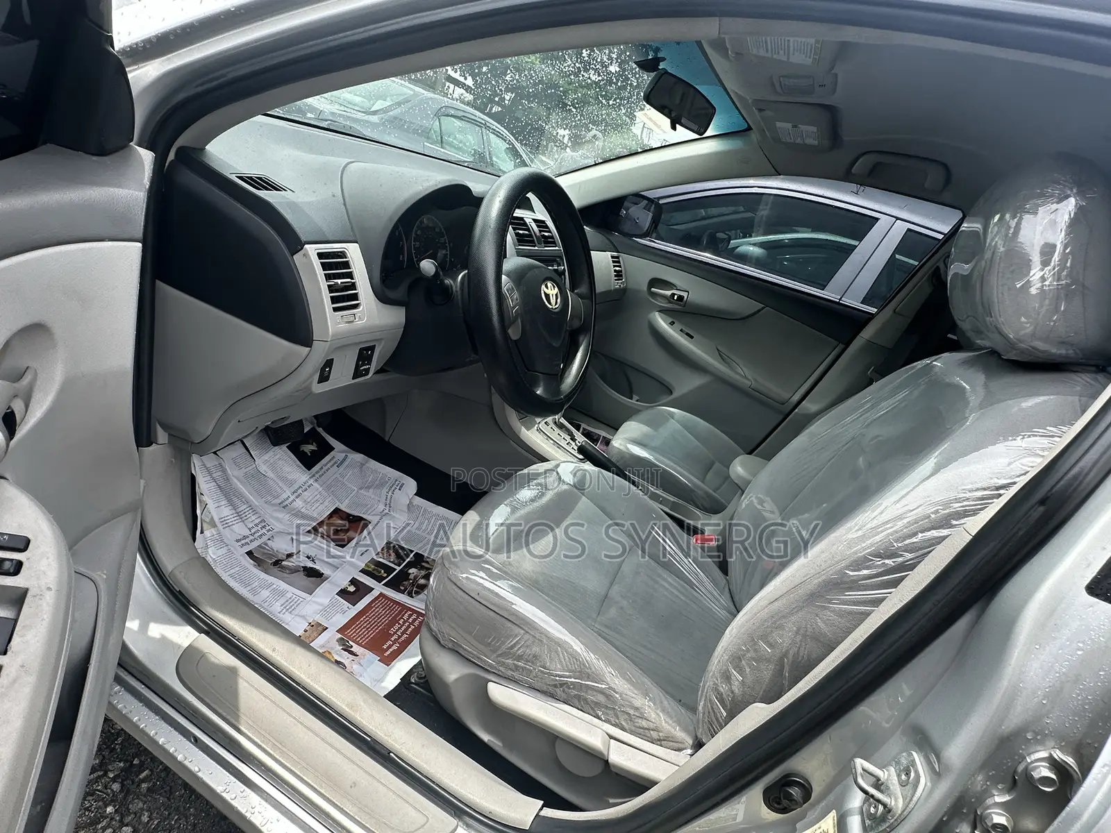 Toyota Corolla LE 4dr Sedan (1.8L 4cyl 4A) 2013 Silver