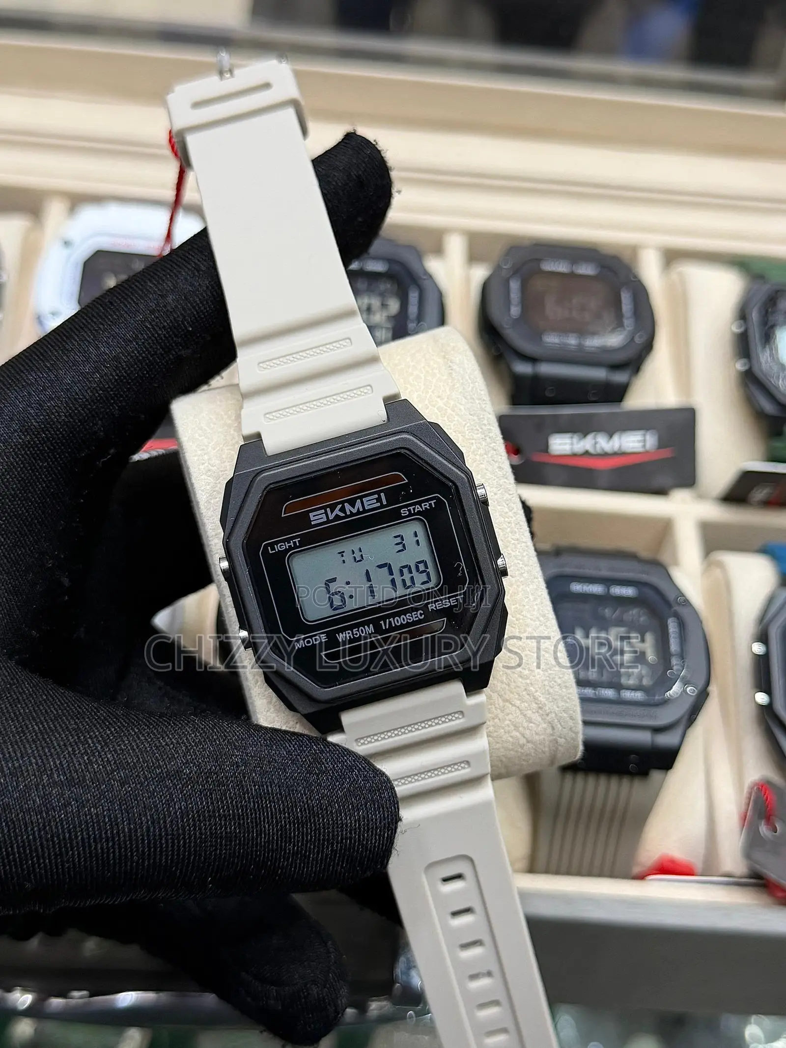 Skmei Quality Men Rubber Strap Wristwatch