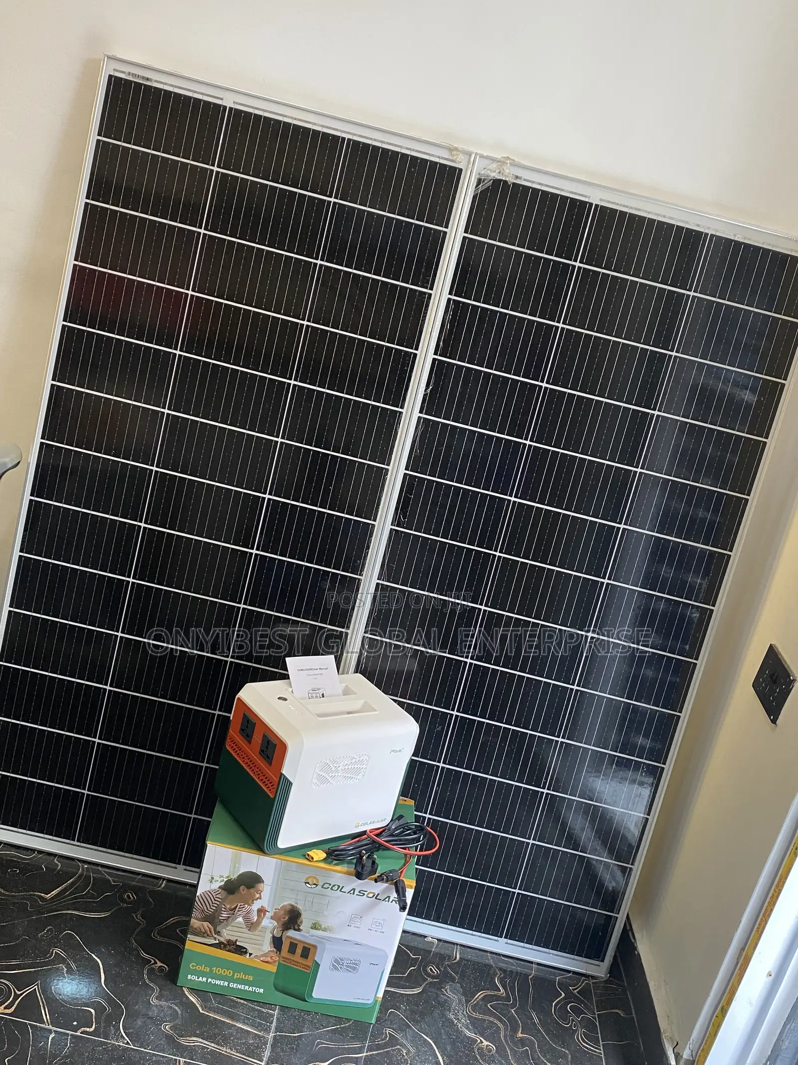 Modern Solar Power Station for Home Outdoor Use