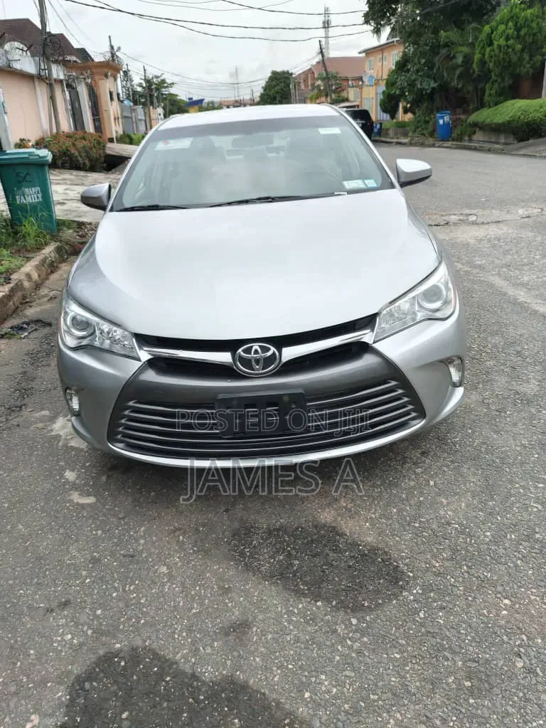Toyota Camry 2016 Silver