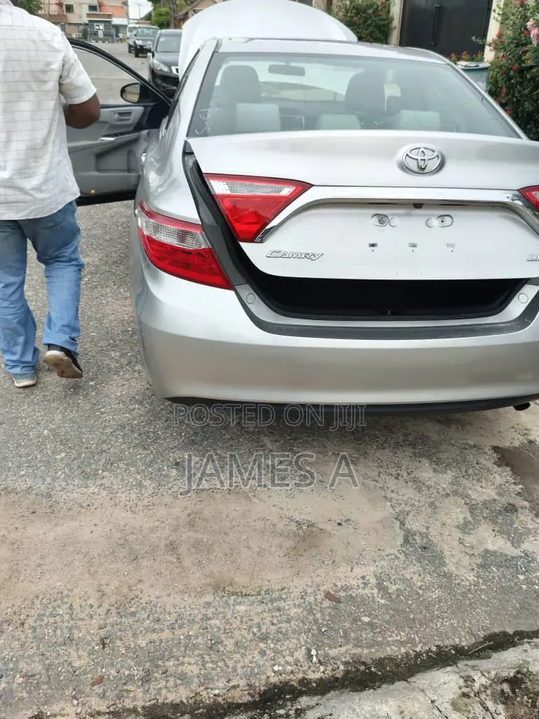 Toyota Camry 2016 Silver