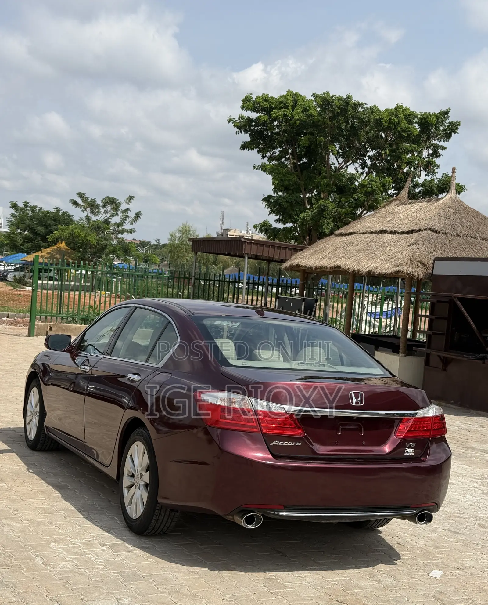 Honda Accord Touring V-6 4dr Sedan (3.5L 6cyl 6A) 2015 Maroon
