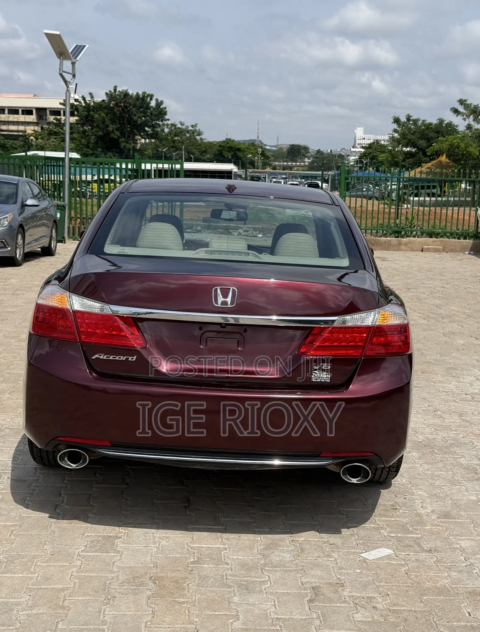 Honda Accord Touring V-6 4dr Sedan (3.5L 6cyl 6A) 2015 Maroon