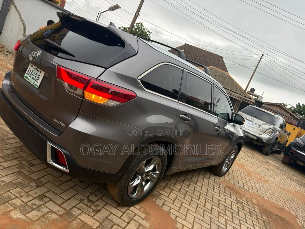 Toyota Highlander Limited 4x4 V6 (3.5L 6cyl 8A) 2018 Gray