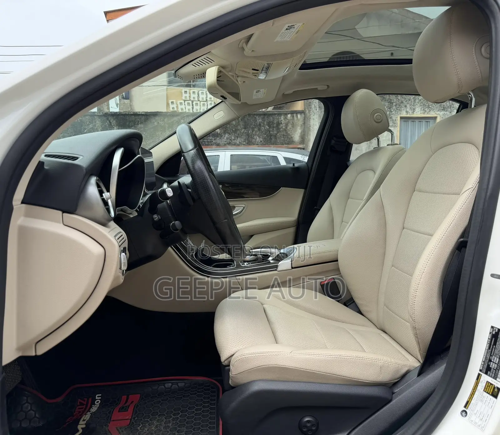 Mercedes-Benz C300 Luxury 4Matic Sedan AWD (2.0L 4cyl 7A) 2016 White