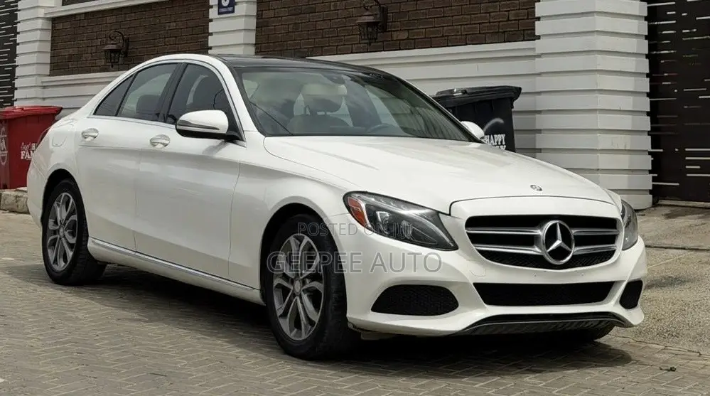 Mercedes-Benz C300 Luxury 4Matic Sedan AWD (2.0L 4cyl 7A) 2016 White