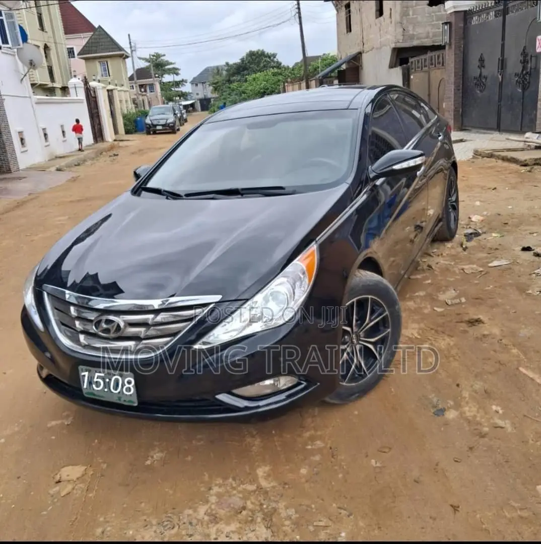 Hyundai Sonata Limited Sedan FWD (2.4L 4cyl 6A) 2012 Black