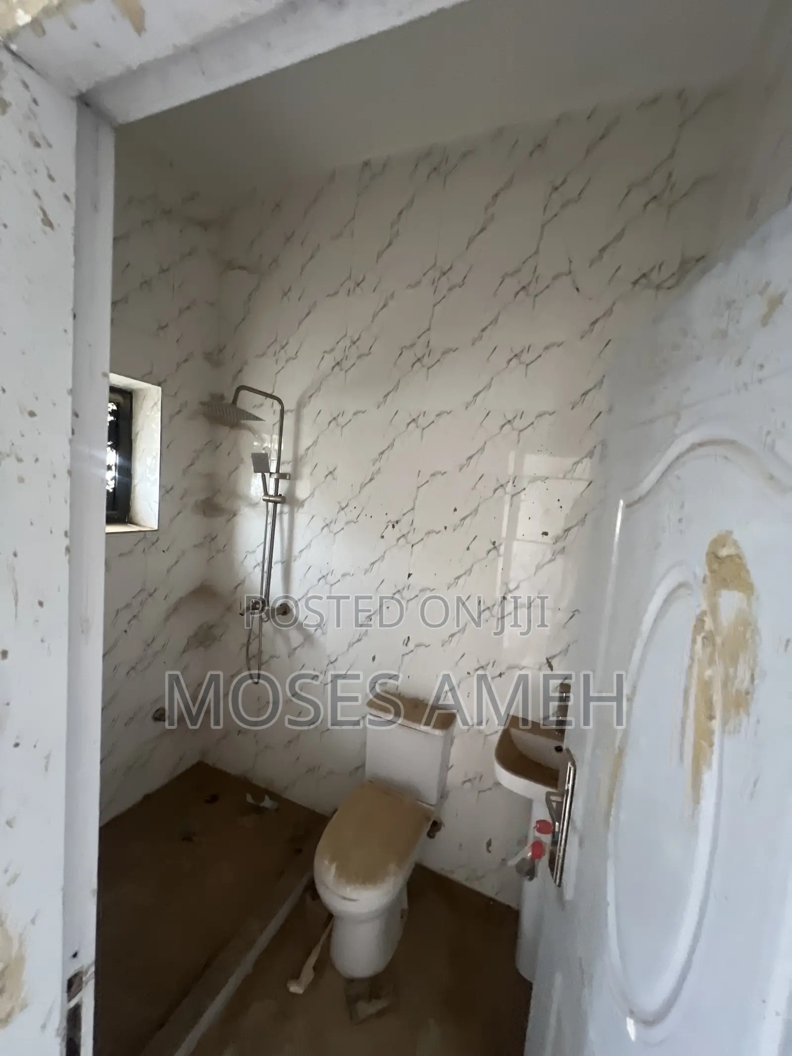 5bdrm Duplex in Guzape District for sale