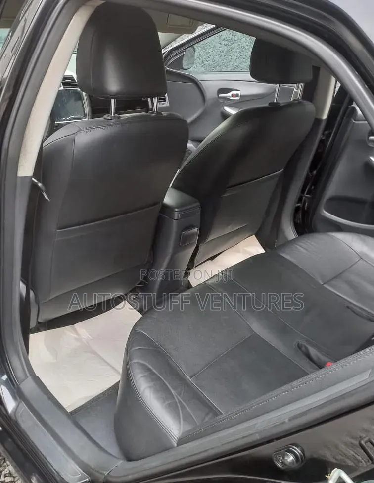 Toyota Corolla 2012 Black