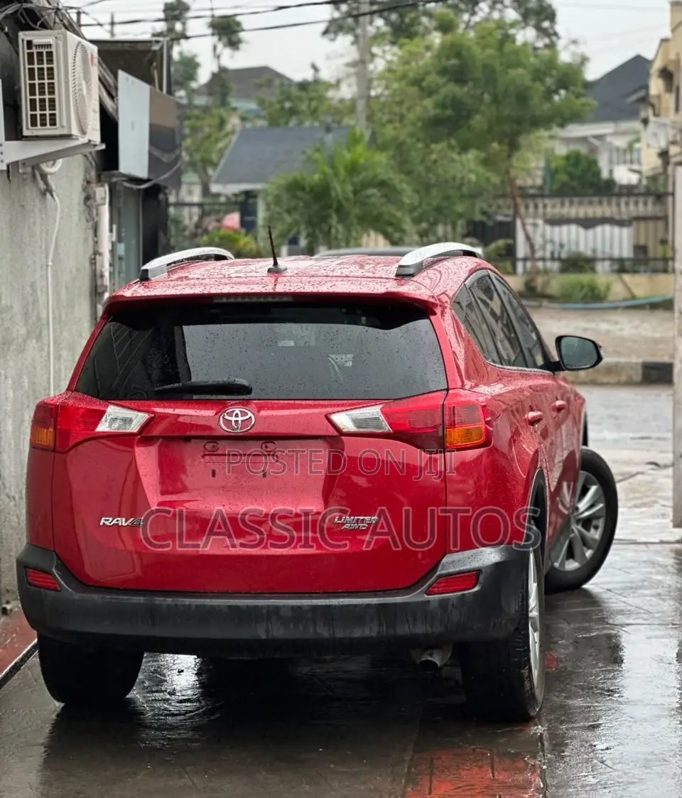 Toyota RAV4 2015 Red