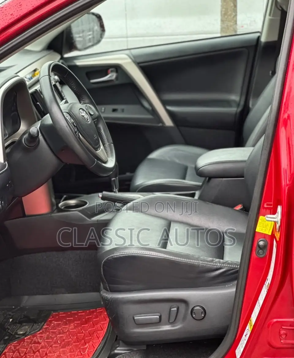 Toyota RAV4 2015 Red