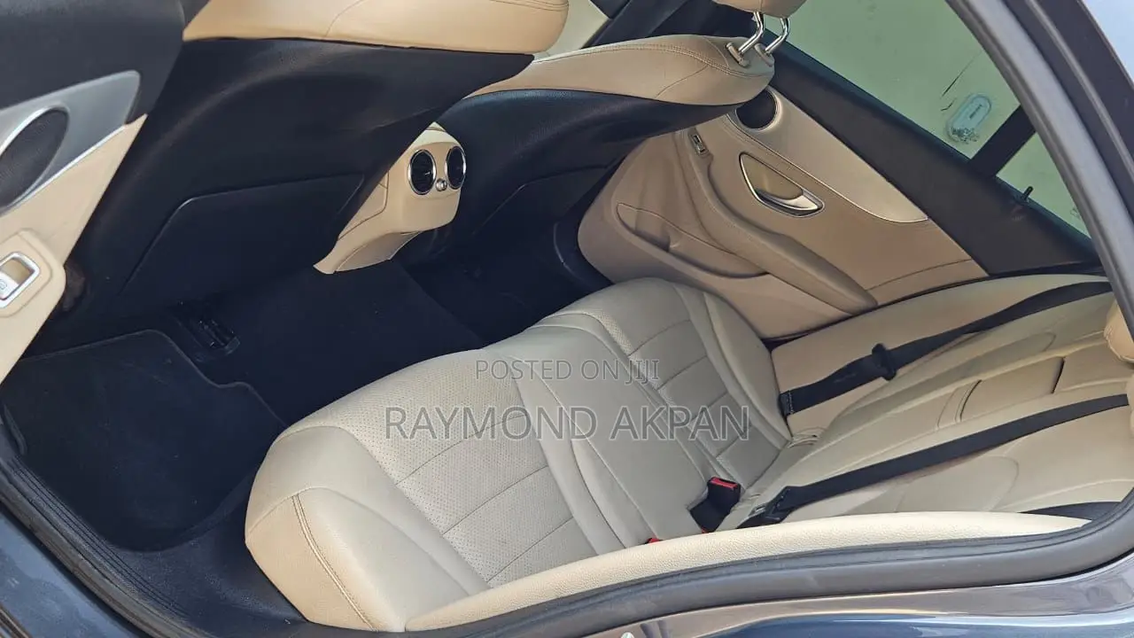 Mercedes-Benz C300 2016 Black