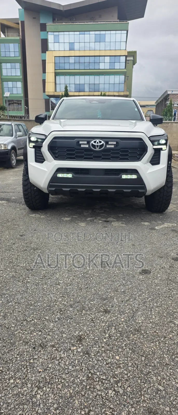 Toyota Tacoma 2024 White