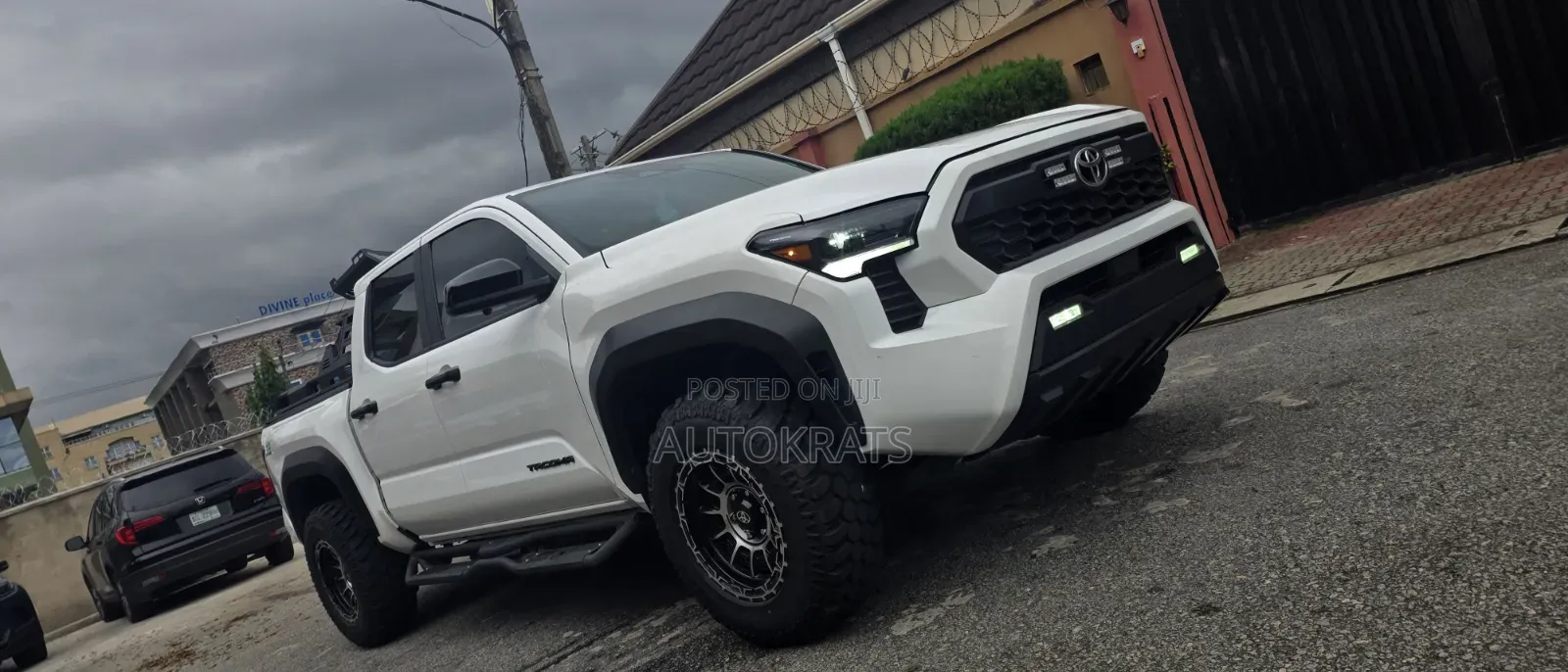 Toyota Tacoma 2024 White