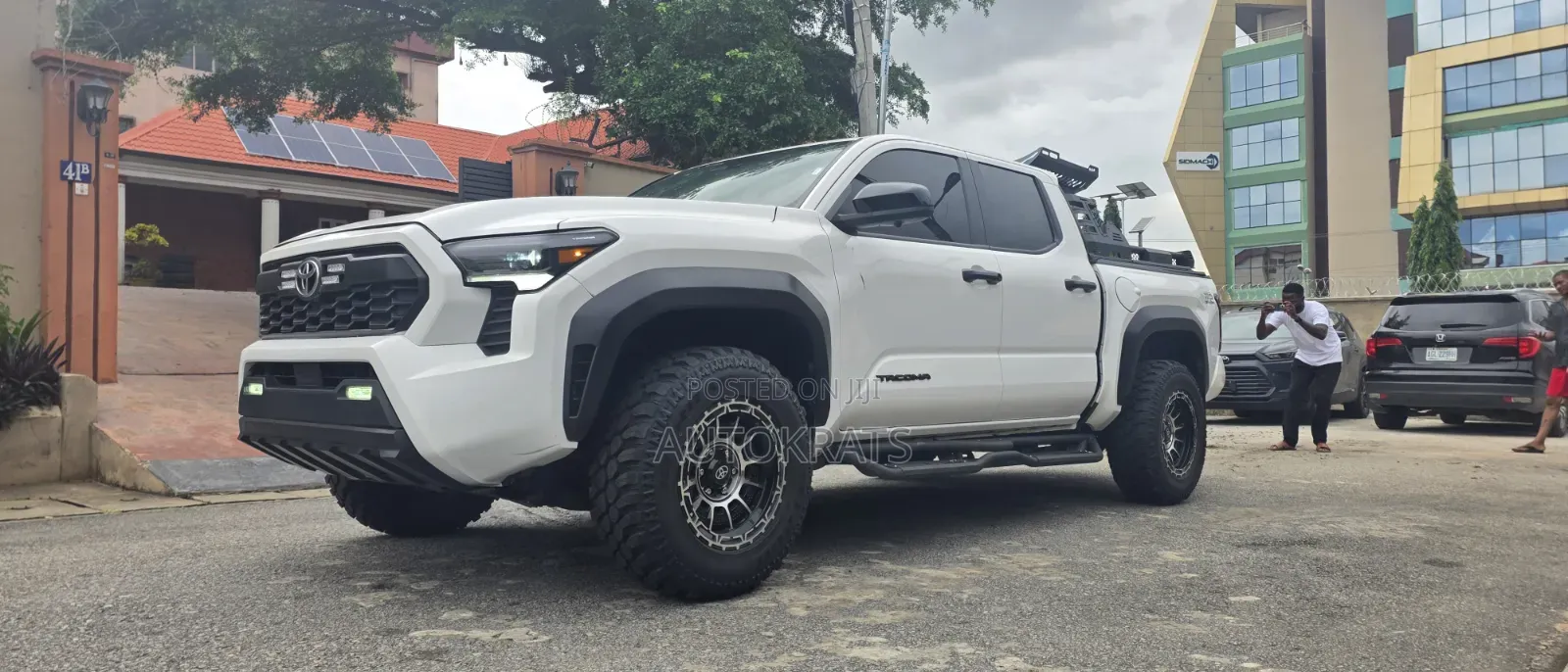 Toyota Tacoma 2024 White