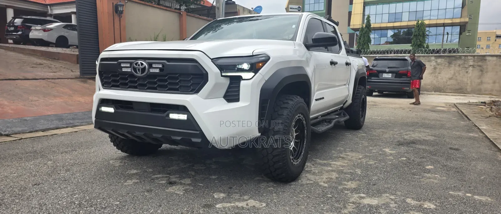 Toyota Tacoma 2024 White