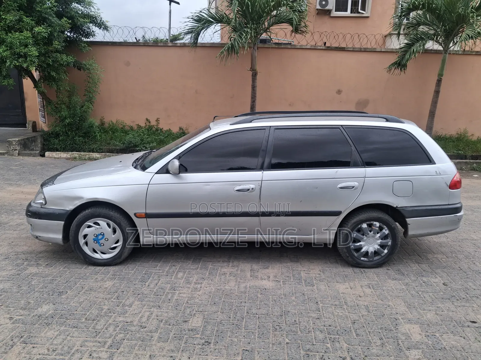 Toyota Avensis 2003 Silver