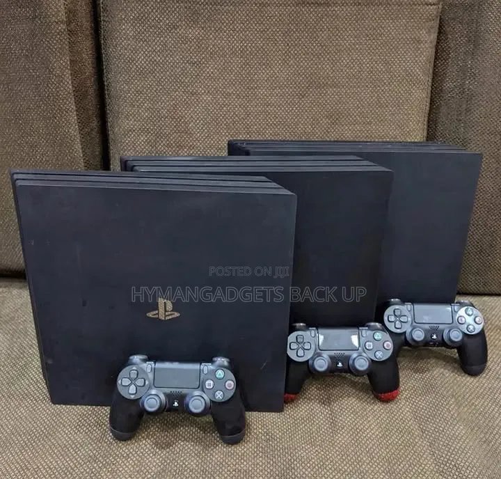 Uk Used Ps 4 Pro 1tb With 2 Pads and Game