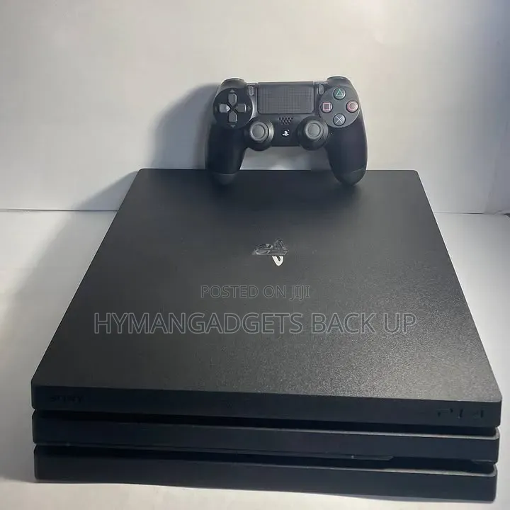 Playstation 4 Pro 1tb With Pads and Game