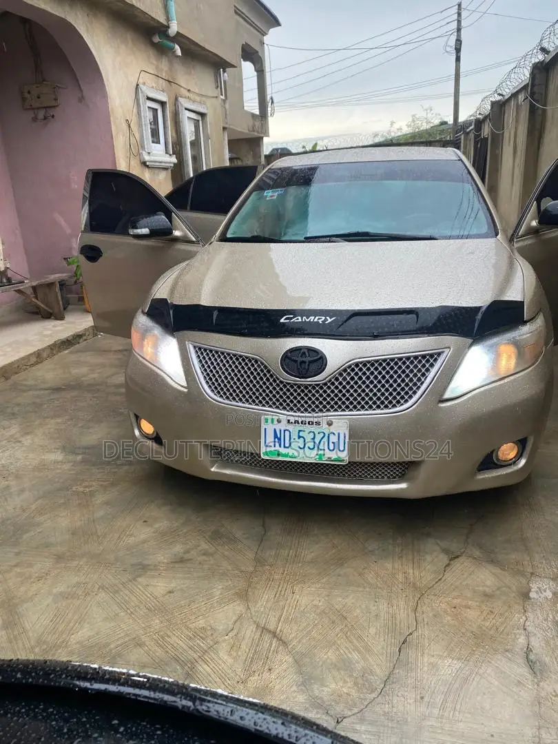 Toyota Camry 2008 Gold