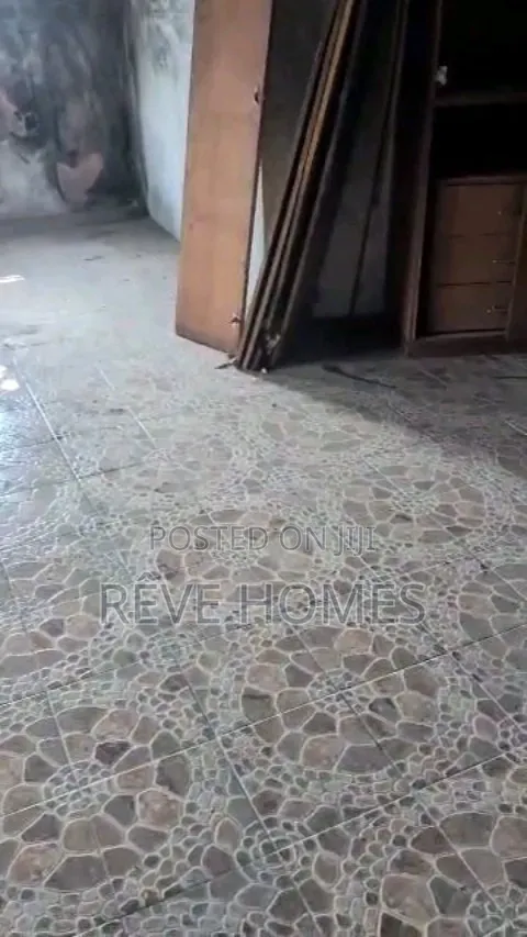 Furnished 4bdrm Duplex in Soluyi for rent