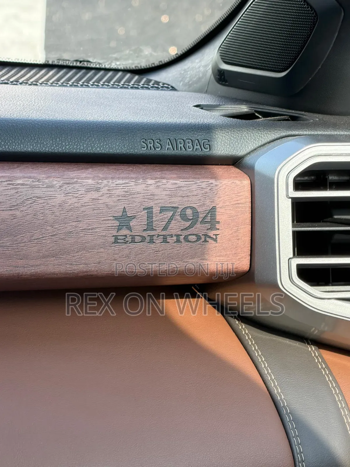 Toyota Tundra 2024 Gold