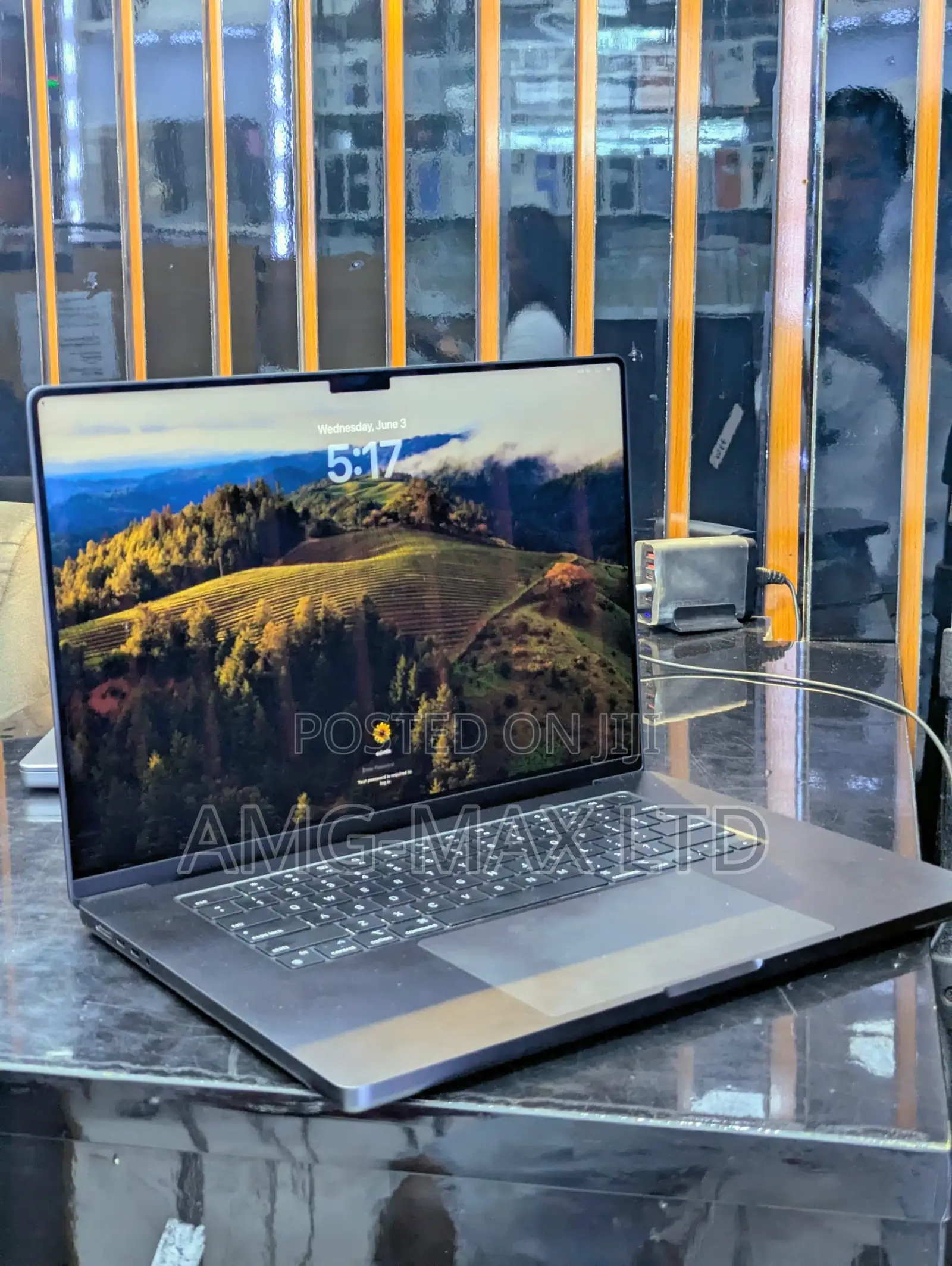 Laptop Apple MacBook Pro 2023 M3 Pro 36GB Apple M3 Pro SSD 1T
