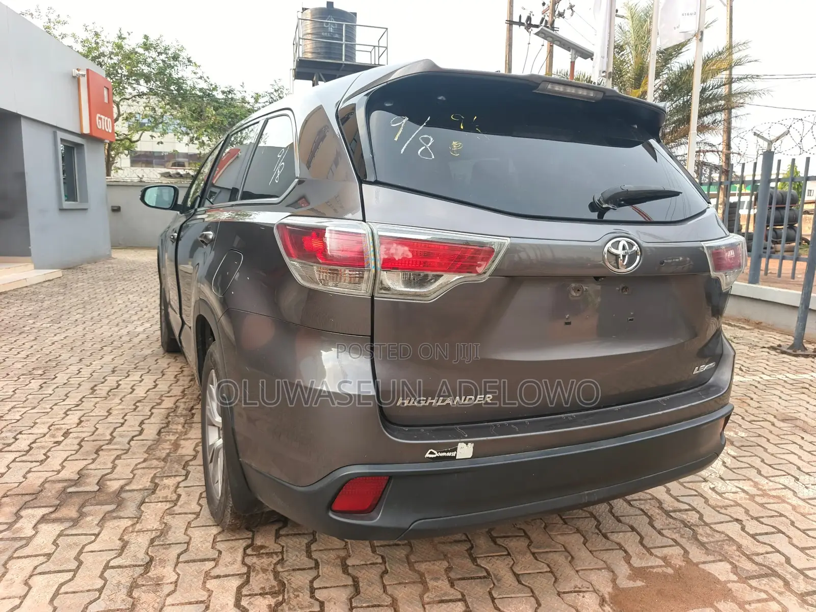 Toyota Highlander LE 4dr SUV (3.5L 6cyl 6A) 2015 Gray