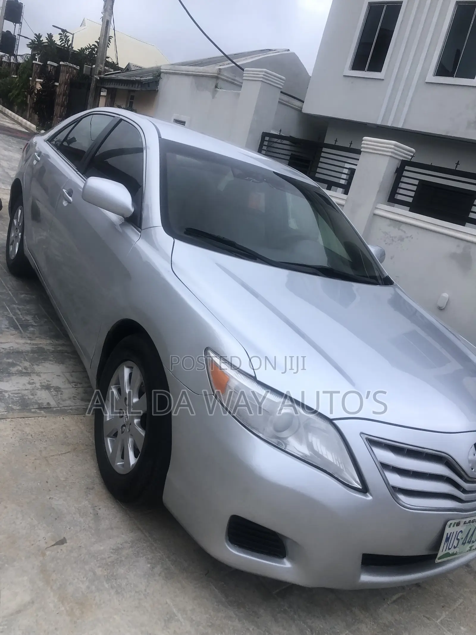 Toyota Camry 2010 Silver