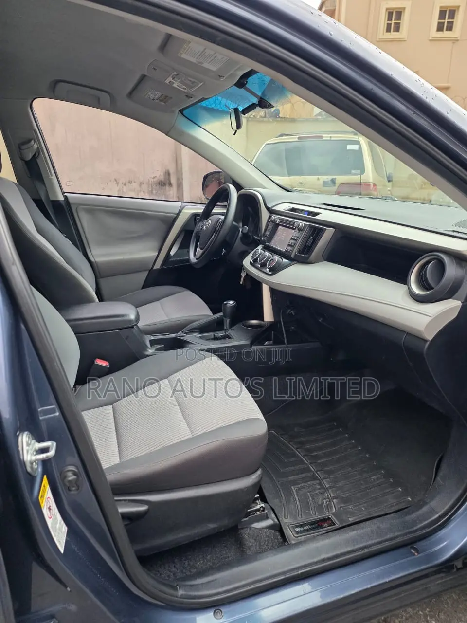 Toyota RAV4 LE AWD (2.5L 4cyl 6A) 2013 Gray