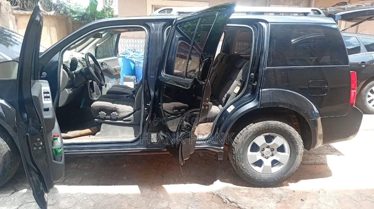 Nissan Pathfinder S 2008 Black
