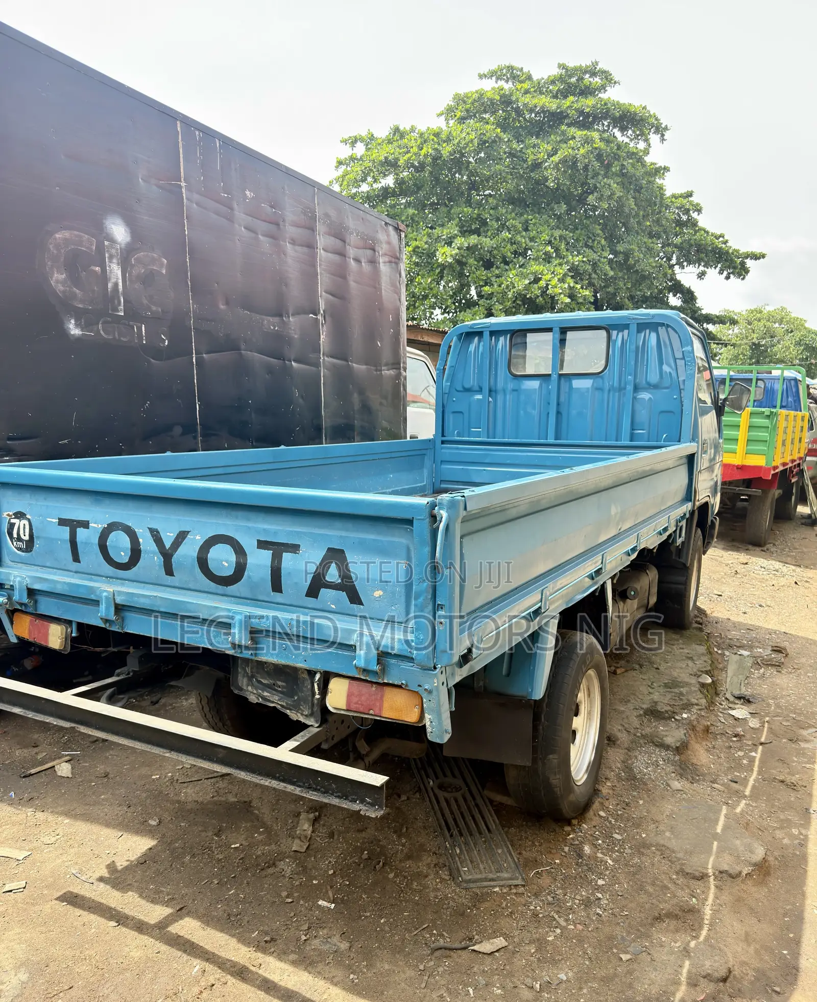 Toyota Dyna 150 Direct Bucket.