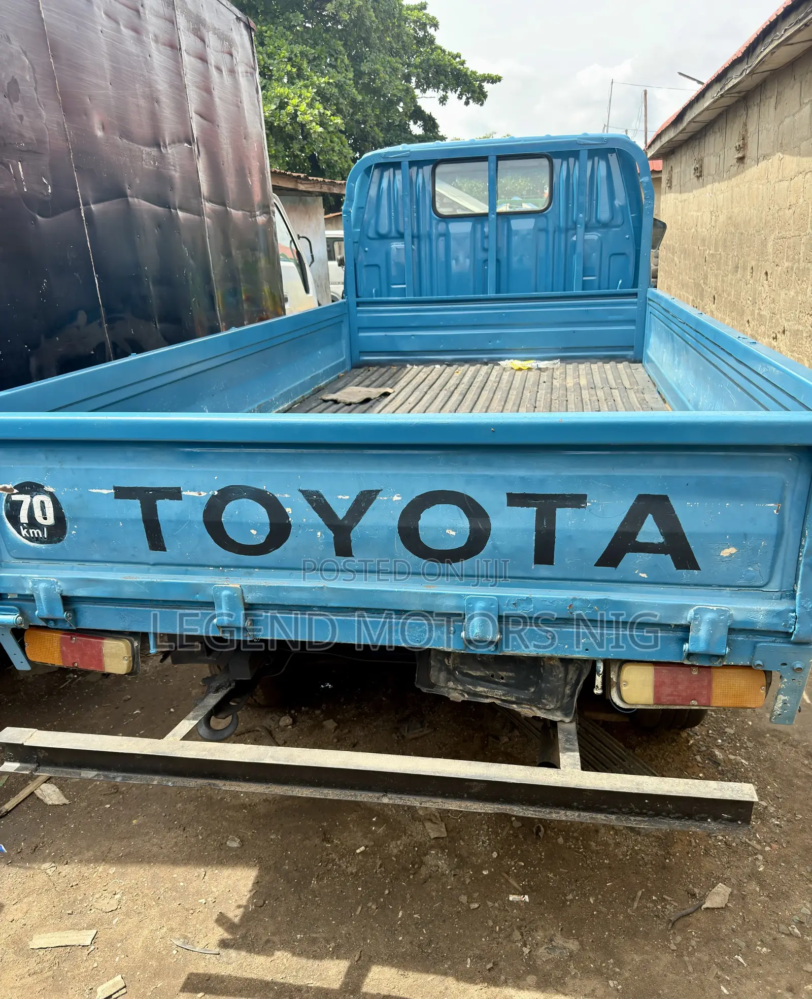 Toyota Dyna 150 Direct Bucket.